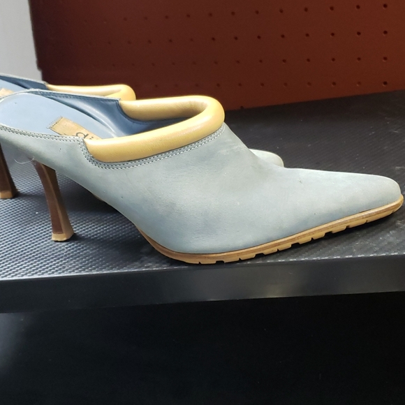 Slide on pointy toe clug (approx. 3inches) - Picture 3 of 4